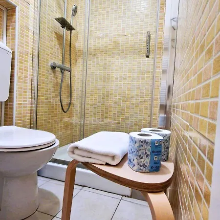 One Bed & Breakfast 3*