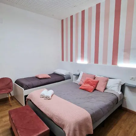 Bed & Breakfast One *