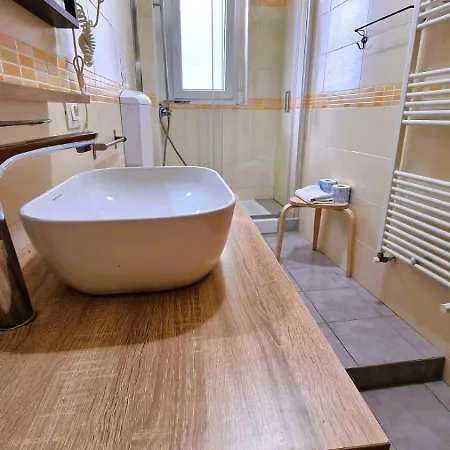 ベッド・アンド・ブレックファスト One