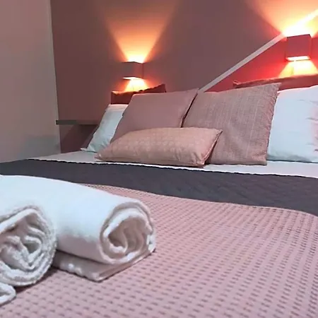 One Bed & Breakfast Katánie