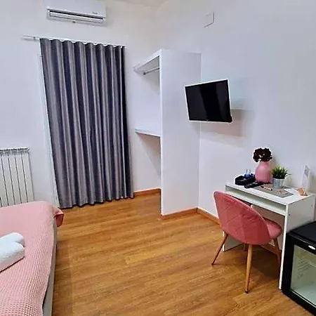One Bed & Breakfast 3*